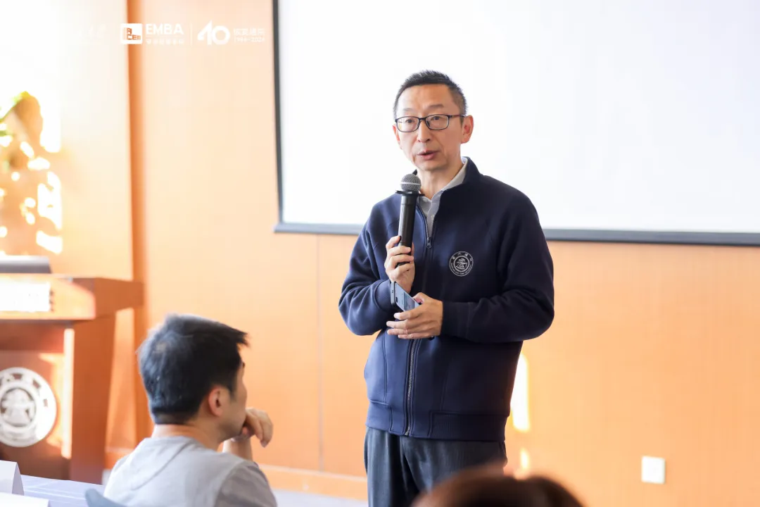 明略科技吴明辉做客上海交大安泰emba“实战1 1”